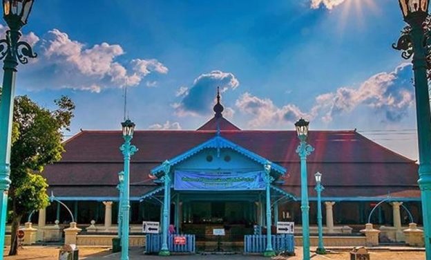 Wisata Religi Sakral di Masjid Agung Surakarta