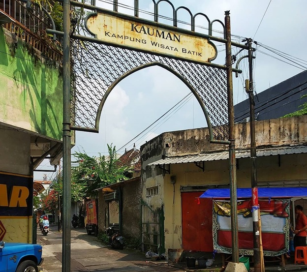 Kampung Batik Kauman dan Kisah Kaum Santri