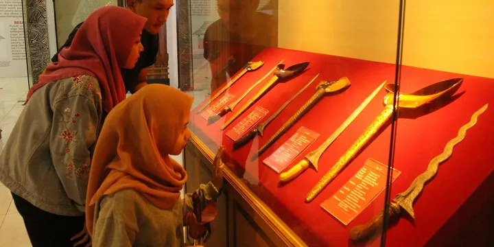 Ratusan Koleksi Pusaka Warisan Budaya UNESCO dapat Kamu Temui di Museum Keris Nusantara