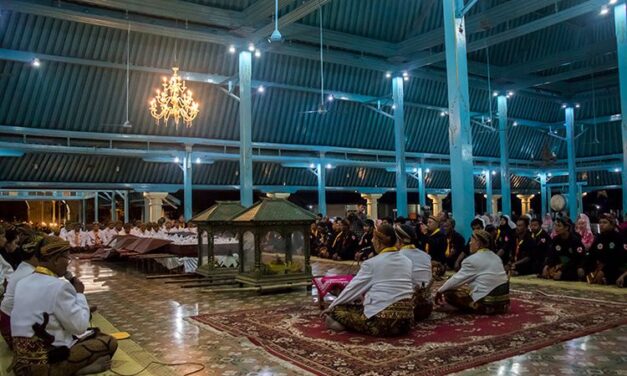 Kunjungi Megahnya Arsitektur Religi Jawa di Masjid Agung Surakarta