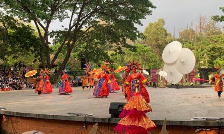 Beragam Warna Bersatu Dalam Festival Payung Indonesia XII