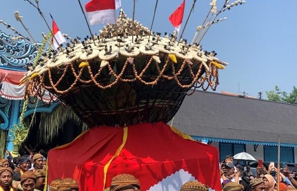 Gunungan Grebeg Maulud: Rasa Syukur yang Tumbuh, Berkah yang Dibagikan