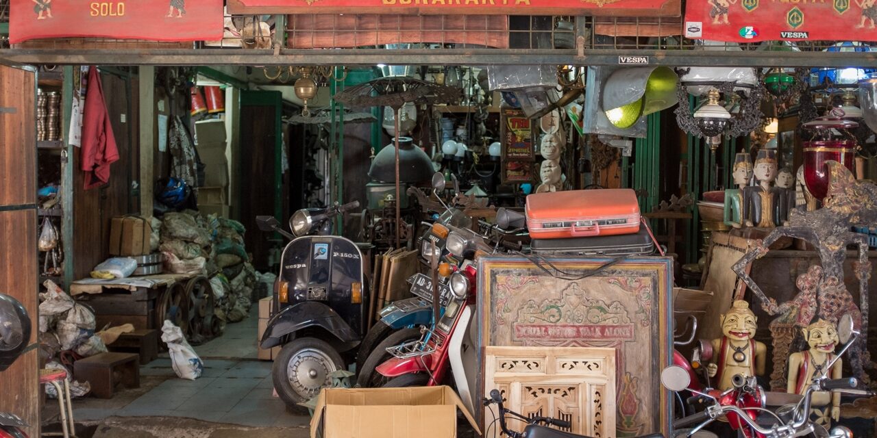 Triwindu Antique Centre : Lokasi Nongkrong para Kolektor Antik dan Retro